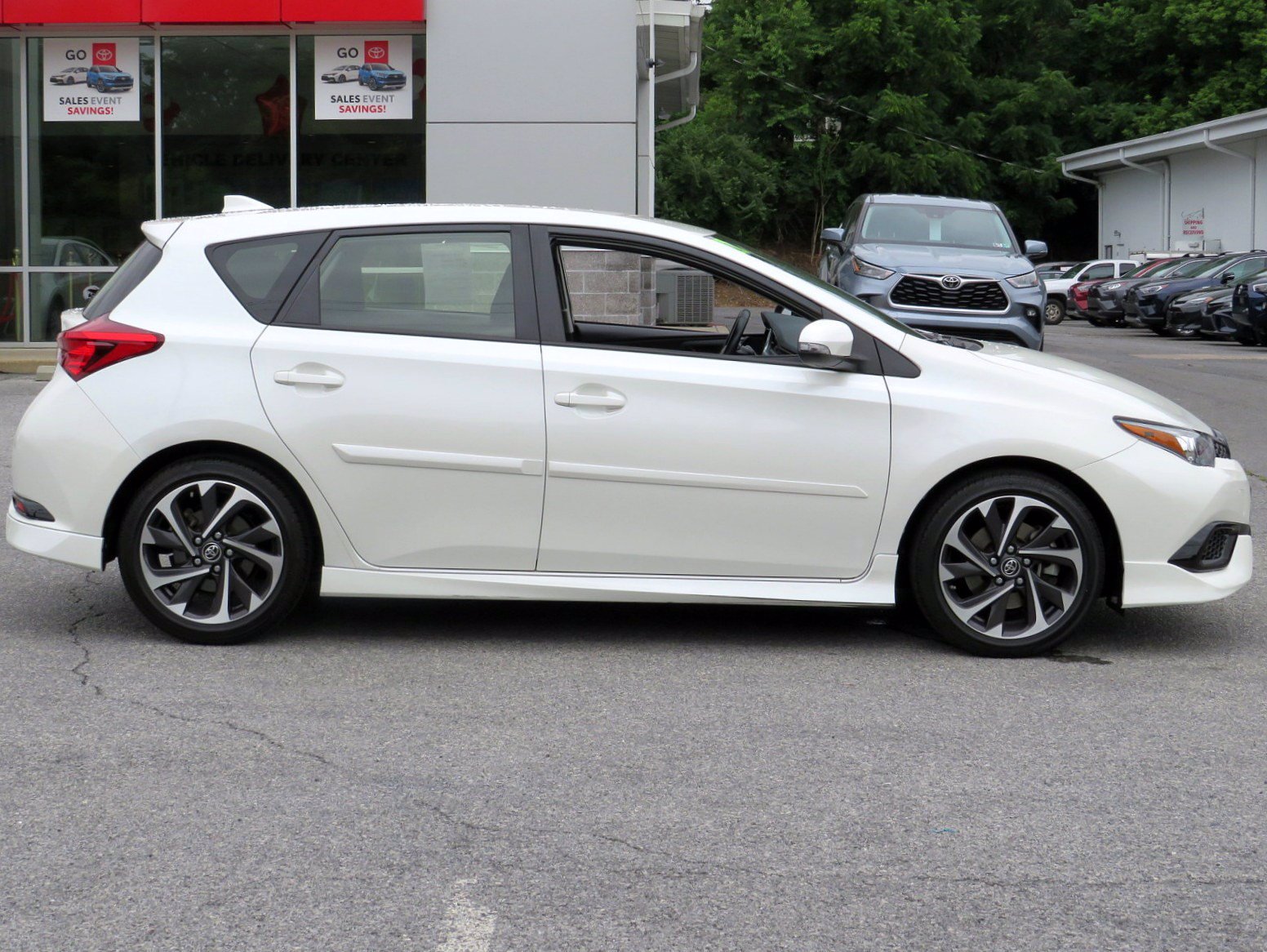 Certified Pre-Owned 2017 Toyota Corolla IM Base Hatchback In Sinking ...